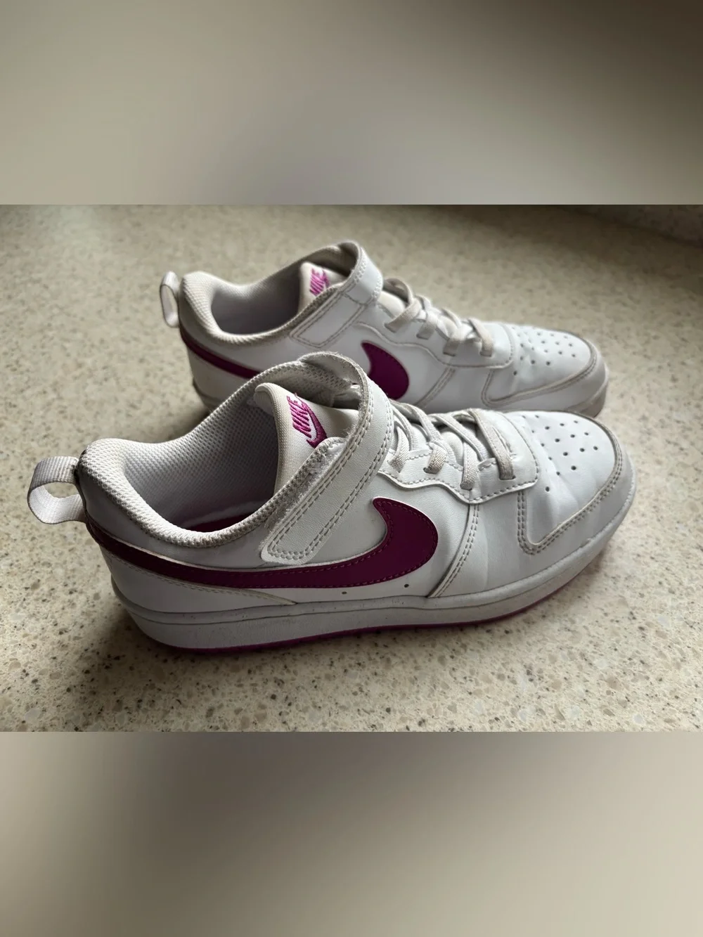 Nike Kids Shoes White & Magenta Low-Top Sneakers in Size 3 Kid Girls